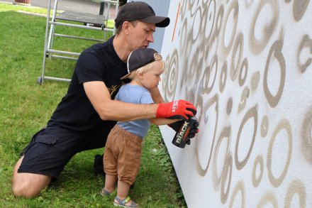 Pierwsze barwy muralu „Wisła domem dla kultur świata” już na ścianie!